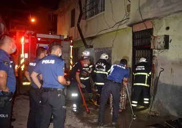 Annesiyle tartıştı evi ateşe verdi!