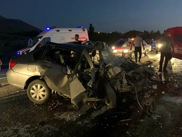 1630266017086.jpg Malatya'da katliam gibi kaza: Can kaybı yaşandı arabalar kullanılamaz hale geldi - 3