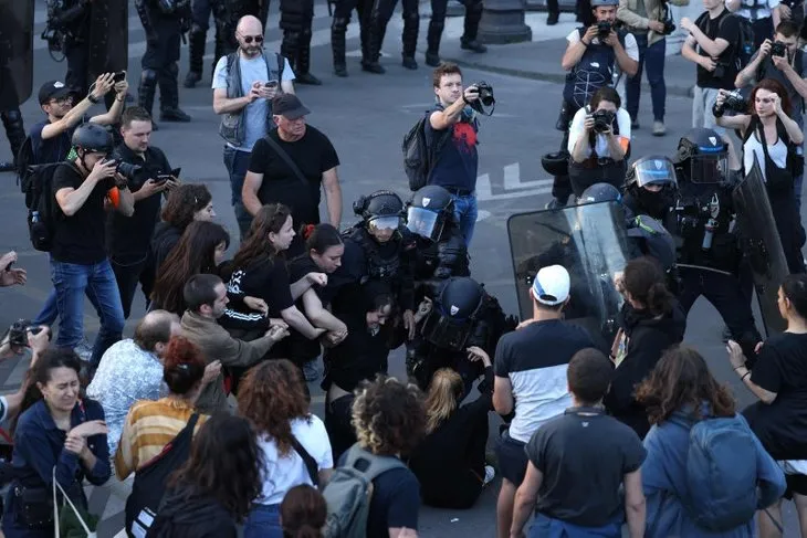 Fransa'da kaos büyüyor! Yağma, kargaşa, sokak olayları... OHAL ilan edilecek mi? Macron'dan ateşi körükleyen adım