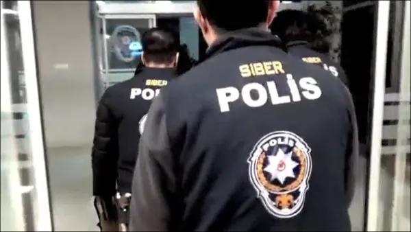 son-dakika-85-milyon-kisinin-bilgilerini-caldilar-emniyetten-deep-web-operasyonu-1681367374072.jpg Son dakika: 85 milyon kişinin bilgilerini çaldılar! Emniyet'ten "deep web" operasyonu - 3