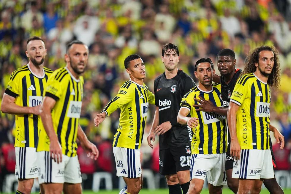 canli-anlatim-fenerbahce-besiktas-1788633748700.jpg Kartal geriden gelerek kazandı! Maç sonucu: Fenerbahçe 1-2 Beşiktaş - 4