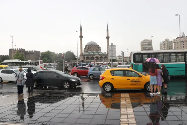 1628661744124.jpg 11 Ağustos İstanbul, İzmir, Antalya, Ankara hava durumu: Bugün hava nasıl olacak? Sel, su baskını uyarısı geldi - 3