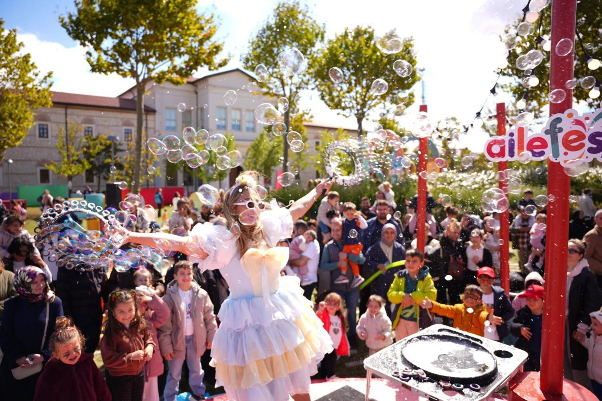 İstanbul’da on binler AileFest’te buluştu: Rami Kütüphanesi’nde her yaşa etkinlik! Giriş ücretsiz