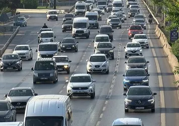 Bayram tatili sonrası İstanbul'da trafikte yine yoğunluk başladı
