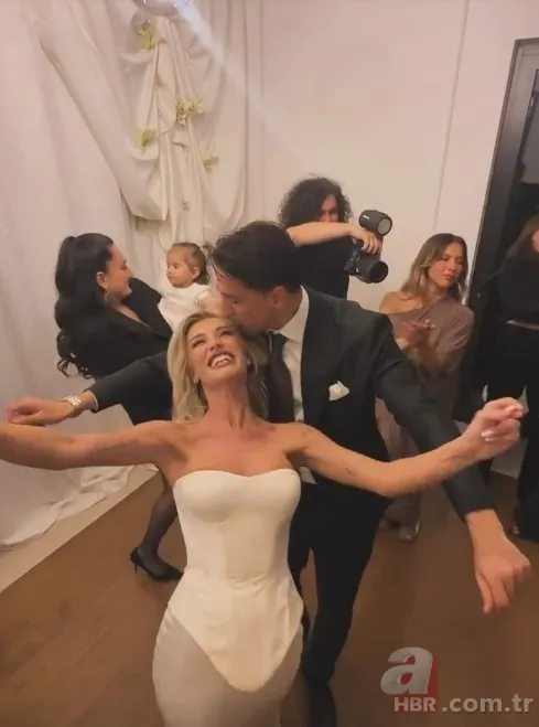 Futbol dünyasını buluşturan nişan! Cengiz Ünder yüzüğü taktı 4