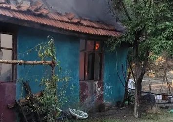 Çorum'da yanan ev kullanılmaz hale geldi