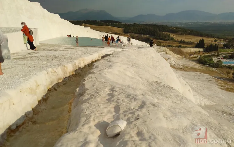 Pamukkale'de utandıran görüntüler! Ziyaretçiler tepki gösterdi 3