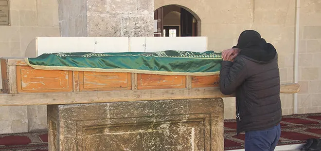 Anneye en acı veda! Gözyaşlarına boğuldu