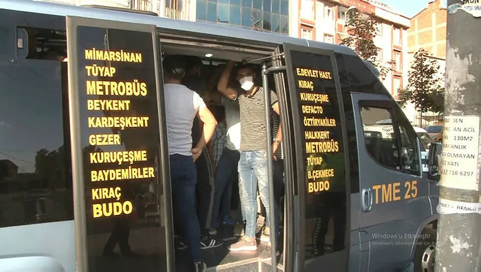 12 yerine 34 yolcu çıkan minibüs polisi bile şaşırttı Polis: Kaptan bu ne? - 2