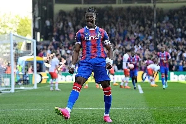 galatasaraydan-dazet-wilfried-armel-zaha-bombasi-fenerbahceye-yilin-calimi-1690124295273.jpg Galatasaray'dan Dazet Wilfried Armel Zaha bombası! Fenerbahçe'ye yılın çalımı! 'Ali Cabbar' göndermesi... - 2