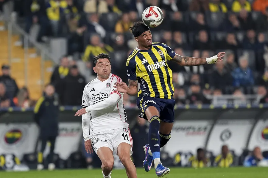 kanarya-uzatmalarda-hayat-buldu-fenerbahce-besiktasi-tek-golle-gecti-1775416824581.jpg FOTOĞRAF (AA)