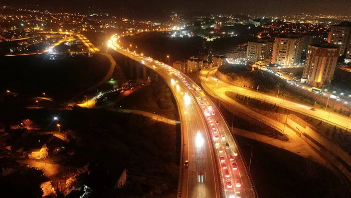 30 büyükşehir ve Zonguldak'a araç giriş çıkış yasağı başladı - 1