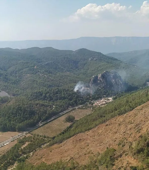 Son dakika: Marmaris'te orman yangını! Havadan ve karadan müdahale - 3