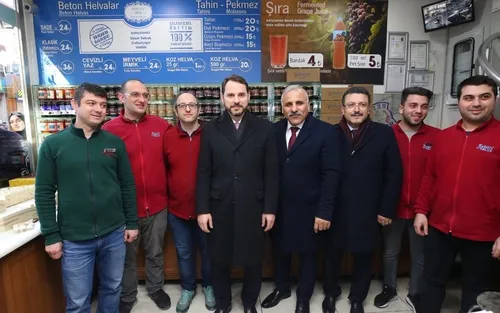 Bakan Albayrak Trabzon’da esnaf ziyaretinde bulundu