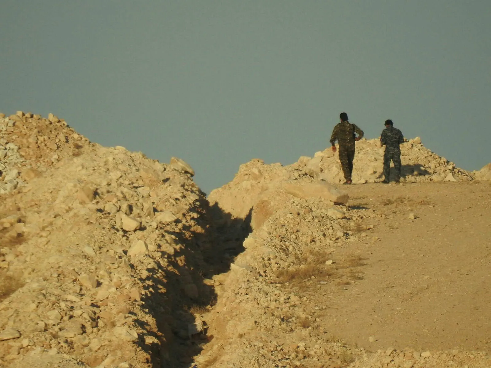 CENTCOM'dan flaş açıklama! ''YPG/PKK siper yıkıyor''