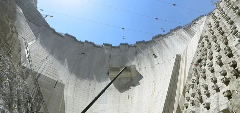 Yusufeli Barajı'nın yapımında son 50 metre! Eyfel Kulesi'nden 25 metre kısa