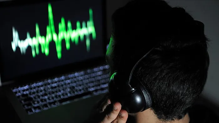 gizli-dinleme-operasyonu-fetoyu-karistirdi-kim-kimi-yerse-uzun-cevdetin-tasfiye-plani-1738071223980.jpg Kampta dinleme krizi | Fotoğraf: AA