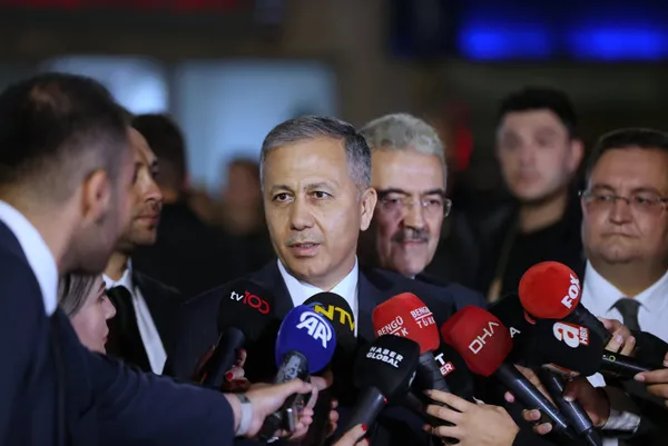 İçişleri Bakanı Ali Yerlikaya’dan yaralı polislere ziyaret! Başkan Erdoğan yaralı polislerle görüştü