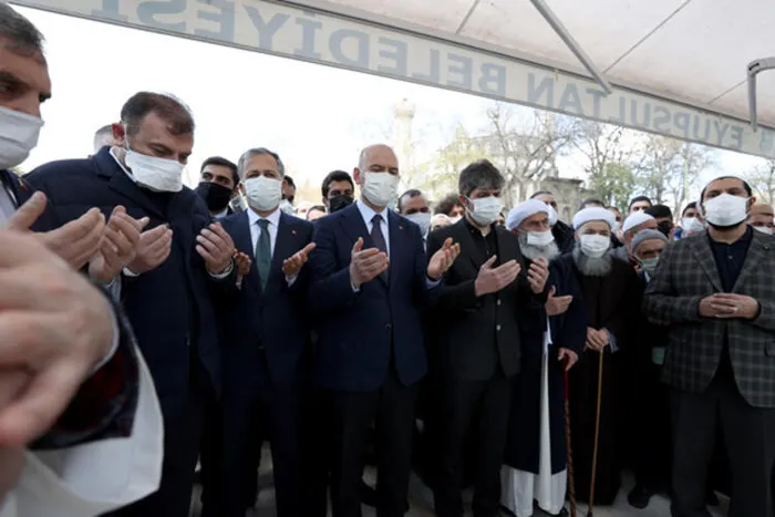 Son dakika: Bediüzzaman Said Nursi'nin talebelerinden Hüsnü Bayramoğlu son yolculuğuna uğurlandı - 2