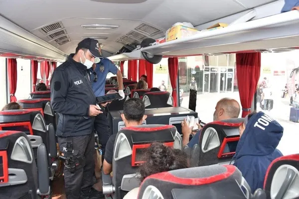 İçişleri Bakanlığı'ndan flaş açıklama! 1350 kişi yakalandı - 4