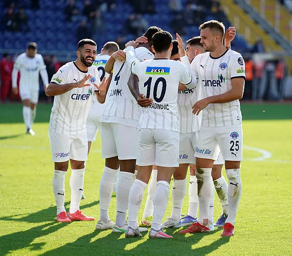 Kasımpaşa İstanbul’da kazandı! Kasımpaşa - Altay: 2-0 MAÇ SONUCU