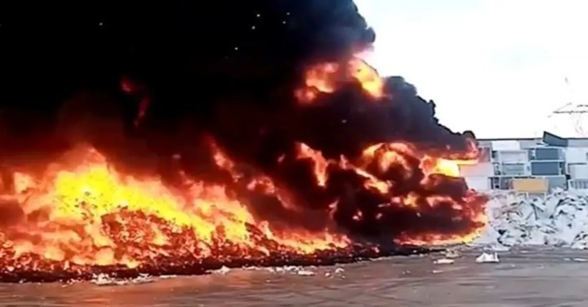 SON DAKİKA | Manisa’da geri dönüşüm fabrikasında yangın