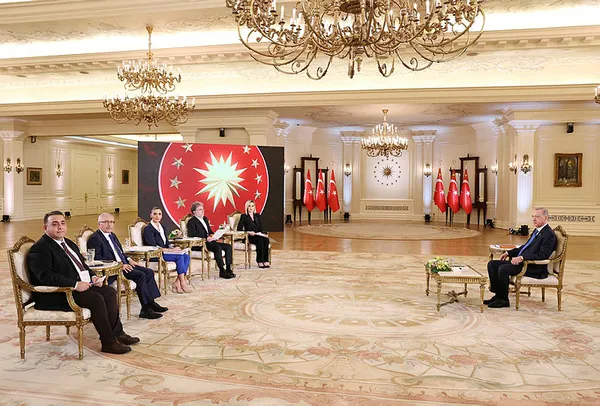 baskan-erdogandan-chpli-turker-erturke-tcg-anadolu-yaniti-ukala-su-eseri-gorup-elestiri-getirmek-yenilir-yutul-1681335188811.jpg Başkan Erdoğan’dan CHP’li Türker Ertürk’e TCG Anadolu yanıtı: Ukala! Şu eseri görüp eleştiri getirmek yenilir yutulur değil - 3