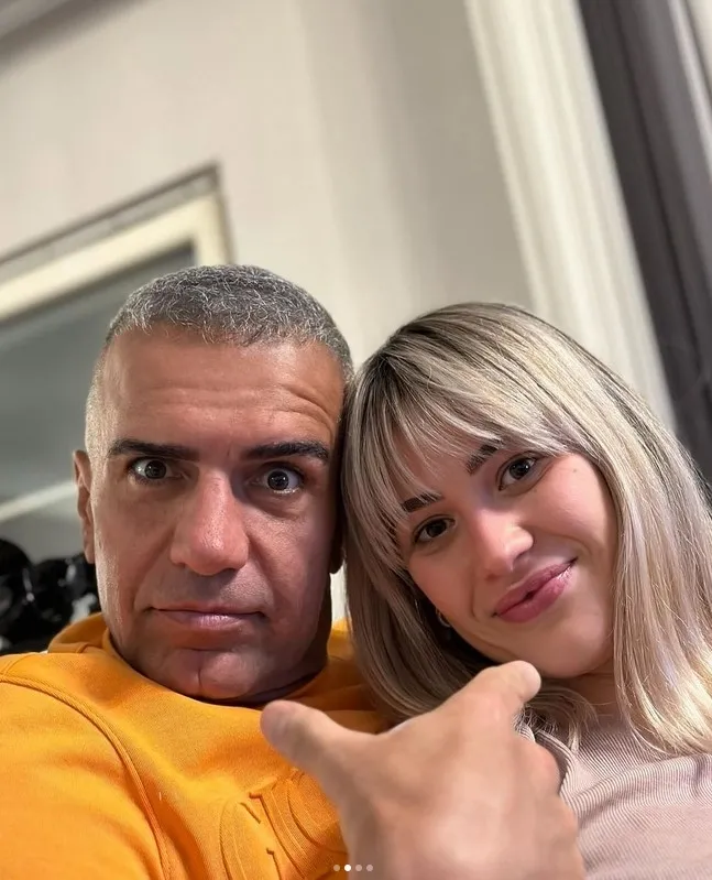 berdan-mardini-evlendi-mi-evlilik-aciklamasi-gundem-oldu-15-yas-kucuk-sevgilisi-1712298052178.jpg Berdan Mardini evlendi mi? Evlilik açıklaması gündem oldu! 15 yaş küçük sevgilisi...