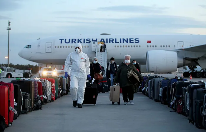 THY İngiltere'deki 337 Türk'ü ülkeye getirdi - 3