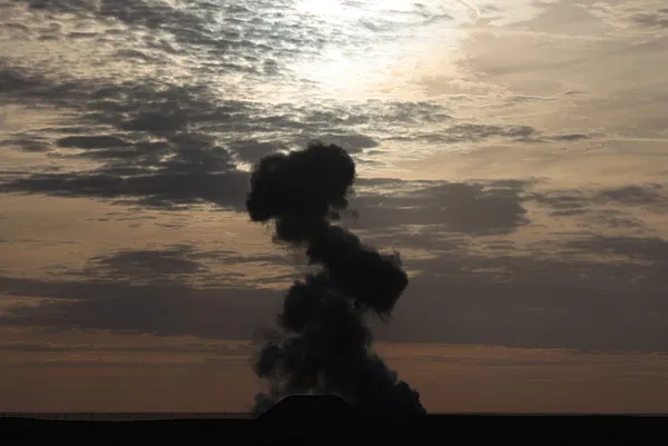 Katil İsrail ordusu Gazze’nin güney bölgelerini karadan ve havadan bombaladı