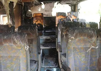 Öğrencileri mezuniyet törenine götüren otobüste yangın