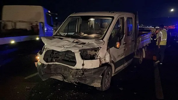 1690690114540.jpeg İzmir'de korkunç kaza! Hızını alamadı arkadan çarptı: 1 ölü, 2 yaralı - 2