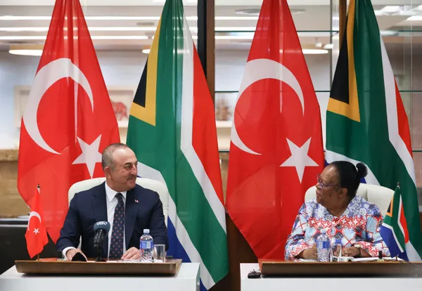 Dışişleri Bakanı Mevlüt Çavuşoğlu’ndan Rusya-Ukrayna savaşı açıklaması: Müzakere masasında sona ereceğine inanıyoruz