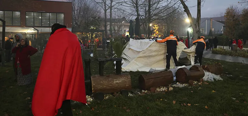 İstanbul'da dün gece deprem mi oldu? 23 Kasım İstanbul'da hissedilen deprem nerede oldu? Merkez üssü ve şiddeti...