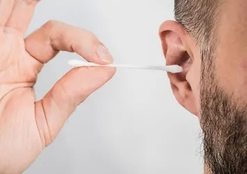 Temizlemek isterken sağlığınızdan olmayın! Kulak çubuğunun zararları...