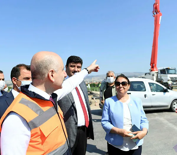 Bakan Karaismailoğlu’ndan kesintisiz demiryolu hattı mesajı