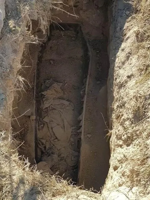 1605497513902.jpg Ermeniler bölgeyi terk ediyor! Mezarlardan çıkardıkları ölüleri de götürüyorlar - 1