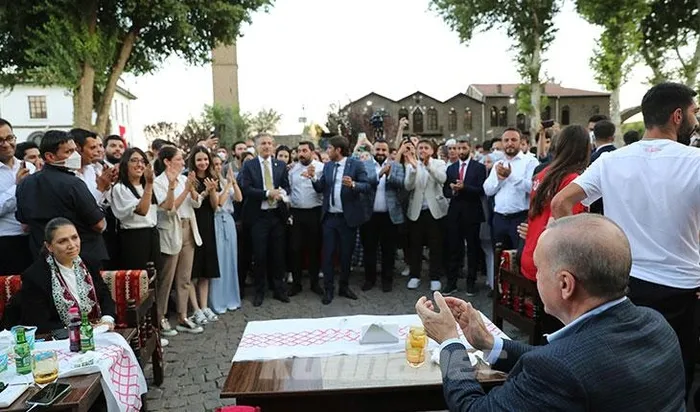 ak-parti-sozcusu-omer-celik-adanada-baskan-erdoganin-katilacagi-solene-gencleri-davet-etti-1653059082140.jpg AK Parti Sözcüsü Ömer Çelik Adana'da Başkan Erdoğan'ın katılacağı şölene gençleri davet etti - 4