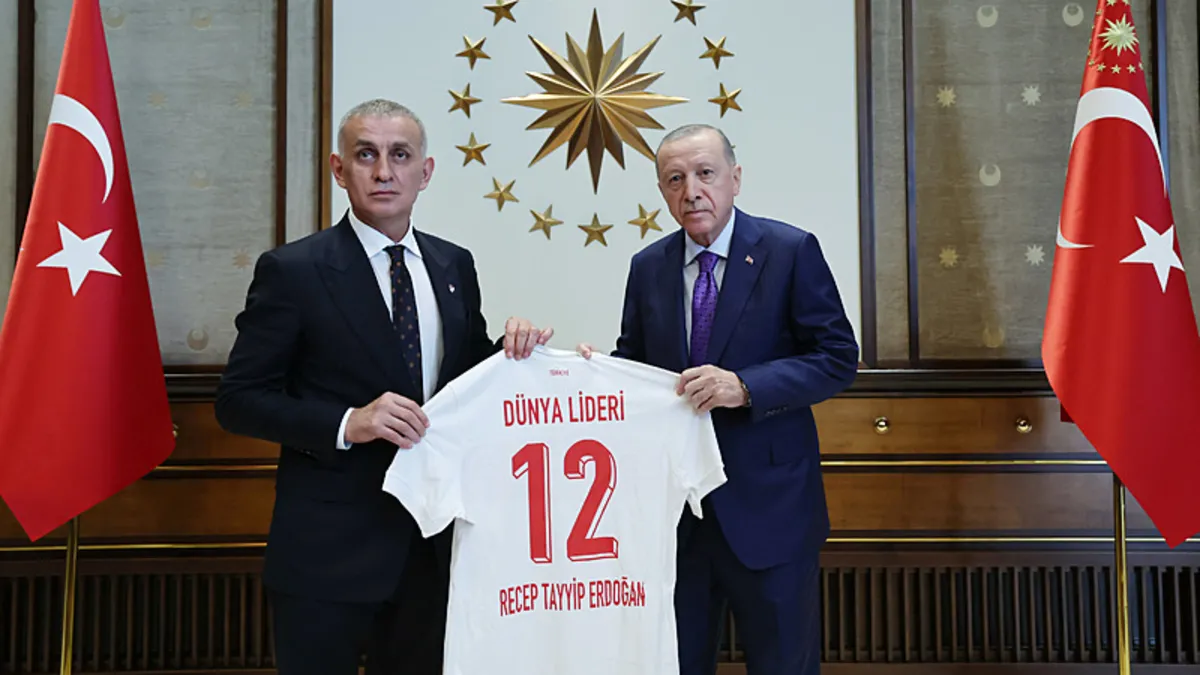 Başkan Erdoğan TFF'yi kabul etti! Hacıosmanoğlu'ndan hediye: Dünya lideri!