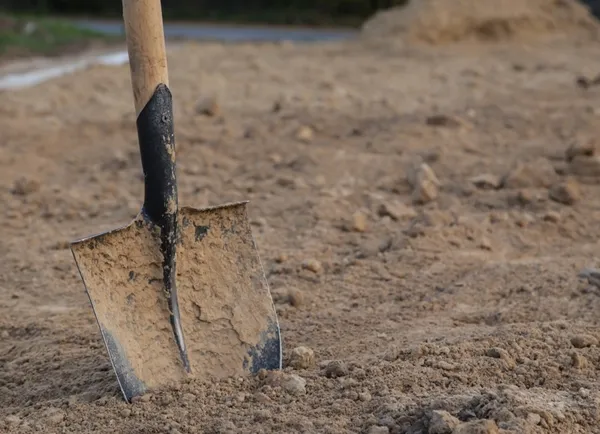 Uganda’da dehşete düşüren olay! 10 aylık bebeğini diri diri gömdü