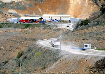 Altın başında himmet nöbeti