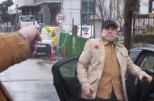 Arka Sokaklar Rıza Baba öldü mü, kim öldürdü? Arka Sokaklar Rıza Baba diziden ayrıldı mı? Oyuncu Zafer Ergin...