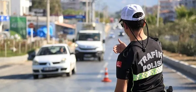 Adana’da koronavirüs ve trafik kurallarını ihlal eden sürücüye ceza