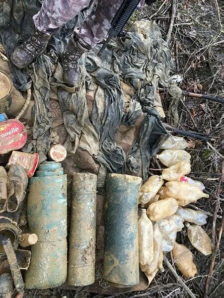 Bitlis'te PKK'lıların kullandığı sığınak imha edildi - 2