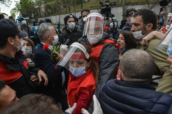 DİSK üyelerinden skandal hareket! Herkesin hayatını tehlikeye attılar