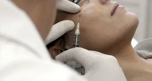 Sosyal medya estetik isteğini 18 yaş altına düşürdü