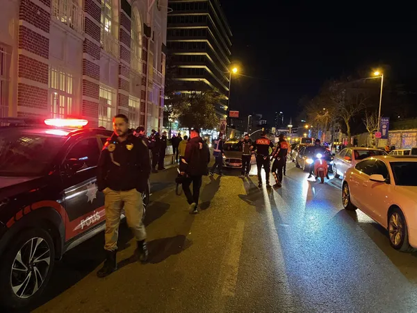 Son dakika | İstanbul'da ekipler sahaya indi! Yeditepe Huzur asayiş uygulaması yüzlerce şüpheli gözaltına alındı - 1