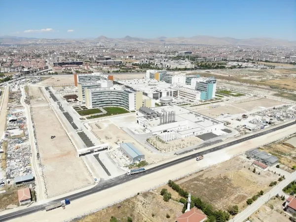 Sağlık Bakanı Fahrettin Koca: Konya Şehir Hastanemiz hasta kabulüne başladı