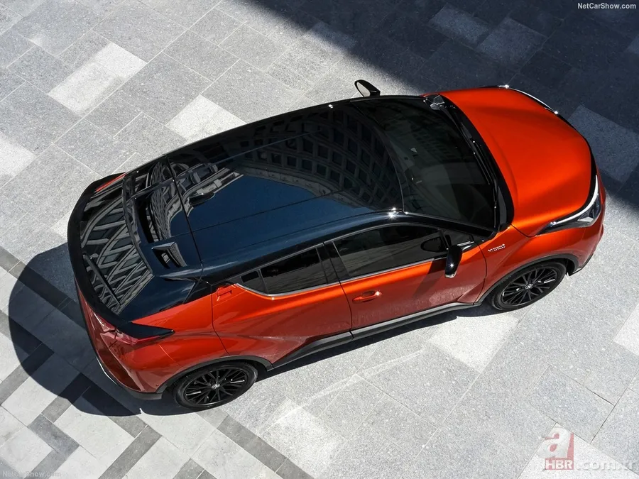 2020 Toyota C-HR yenilendi! Türkiye’de üretilen yeni Toyota C-HR'nin motor ve donanım özellikleri neler? 11