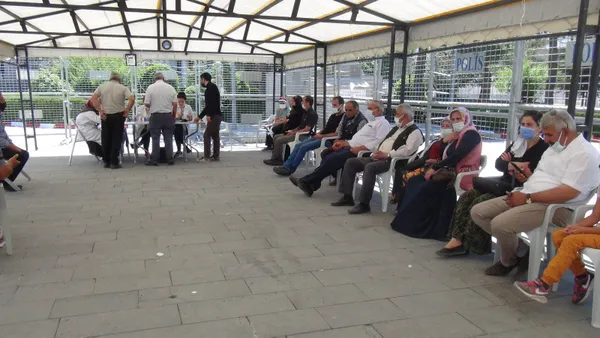 son-dakika-bakan-koca-geri-sayim-basladi-diyerek-duyurdu-18-yas-ustu-nufusun-yuzde-50si-asilandi-1624015460937.jpg Son dakika: Bakan Koca 'geri sayım başladı' diyerek duyurdu: 18 yaş üstü nüfusun yüzde 50'si aşılandı - 1